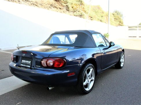 Used 2003 MAZDA MX-5 Miata UNAVAIL RWD image 6