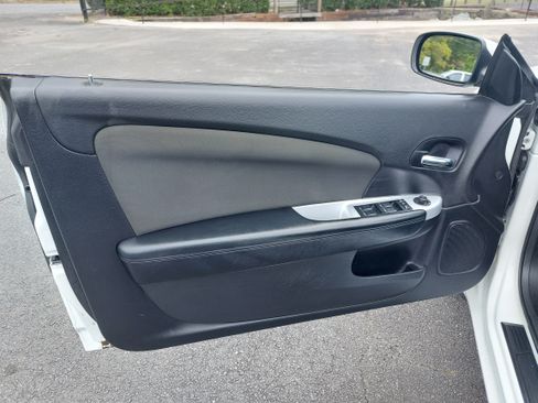 Used 2011 Chrysler 200 Touring image 15