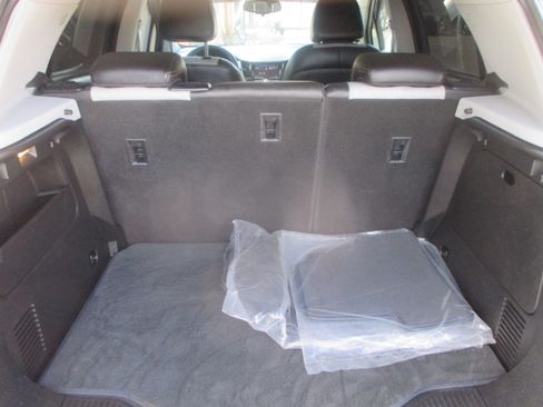 Used 2020 Chevrolet Trax LT image 14