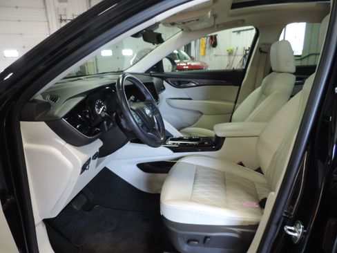 Used 2023 Buick Envision Avenir image 38