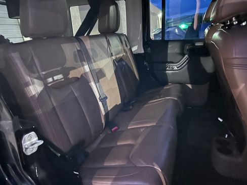 Used 2013 Jeep Wrangler Unlimited Sahara image 19