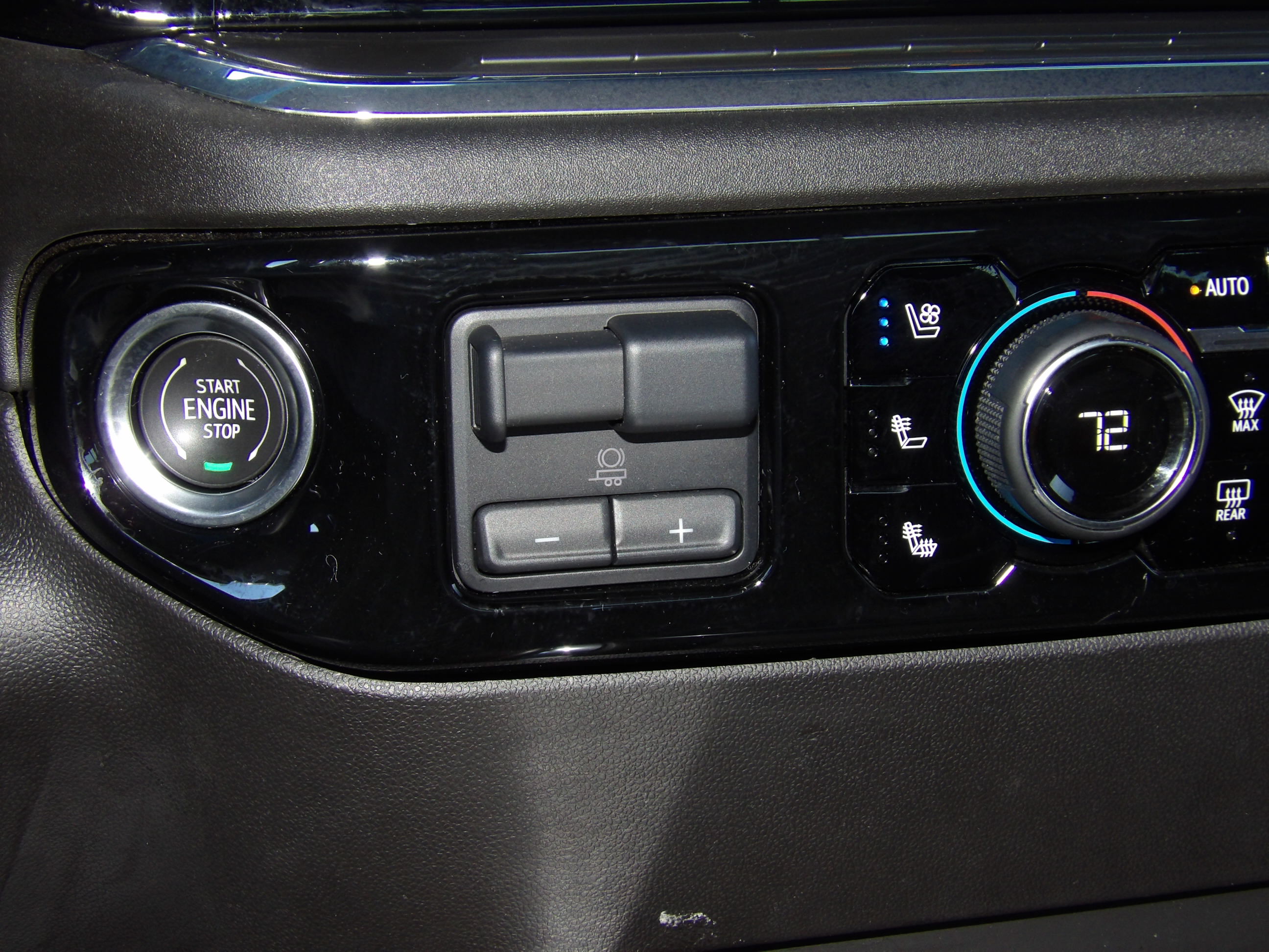 Used 2024 Chevrolet Silverado 3500 4x4 Crew Cab High Country image 3
