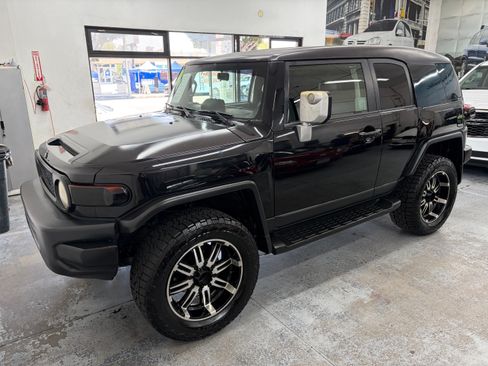 Used 2008 Toyota FJ Cruiser 4WD image 1