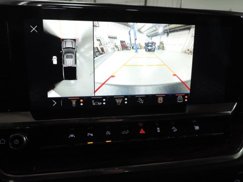 Used 2025 GMC Sierra 1500 Elevation image 52