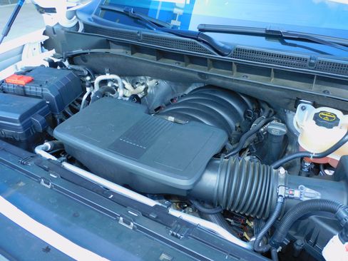 Used 2025 GMC Yukon Denali image 17