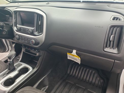 Used 2022 Chevrolet Colorado W/T image 12