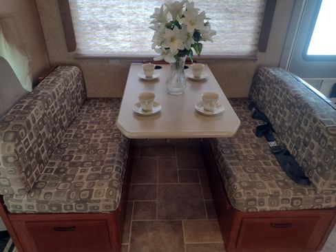 Used 2011 Ford E-450 and Econoline 450 image 27