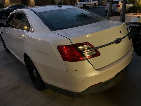 Used 2016 Ford Taurus Police Interceptor FWD image 3