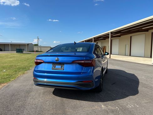 Used 2024 Volkswagen Jetta Sport FWD image 4