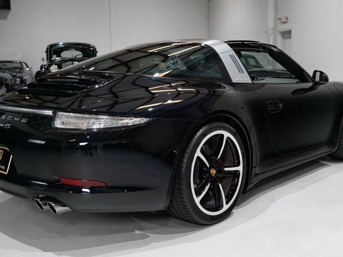 Used 2015 Porsche 911 Targa 4S image 8