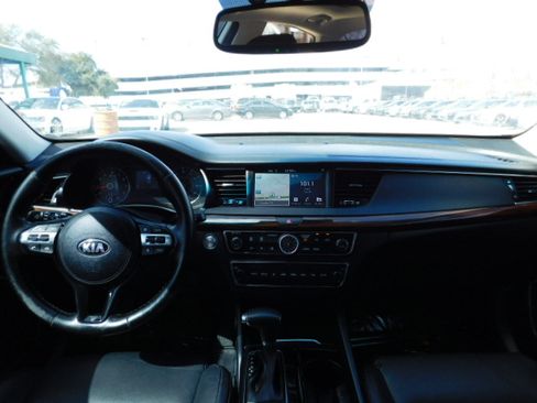 Used 2019 Kia Cadenza Technology image 13