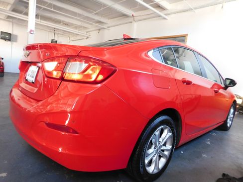 Used 2019 Chevrolet Cruze LT image 5