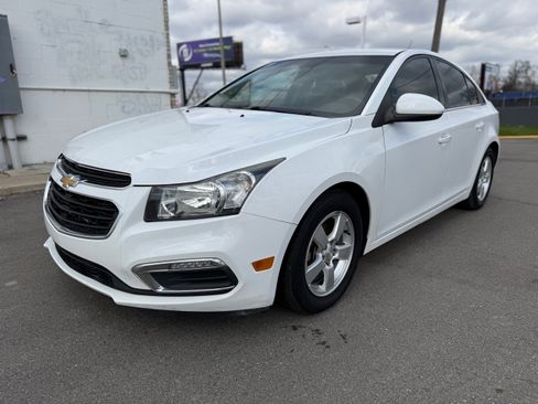 Used 2016 Chevrolet Cruze LT image 3