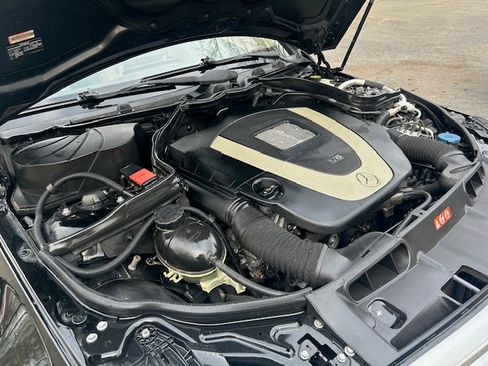 Used 2010 Mercedes-Benz C 300 Sport image 26