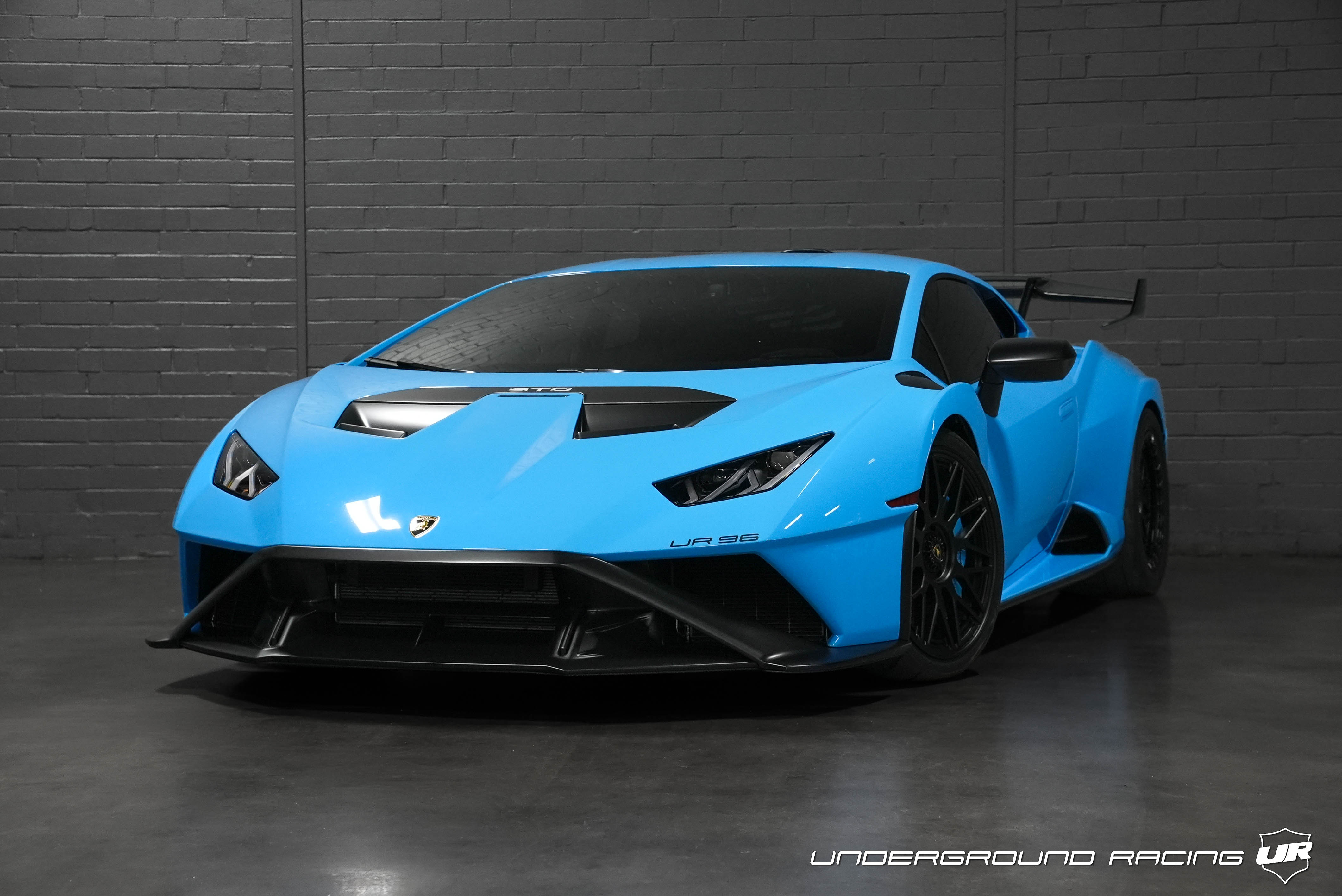Used 2022 Lamborghini Huracan STO RWD image 4