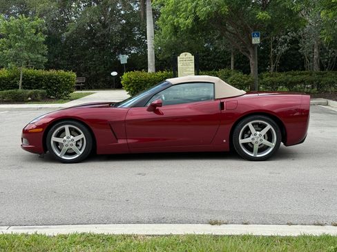 Used 2006 Chevrolet Corvette Convertible RWD image 18