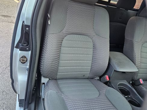 Used 2015 Nissan Frontier SV image 57