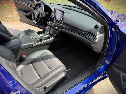 Used 2021 Honda Accord Sport image 4