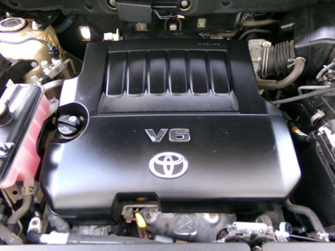 Used 2009 Toyota RAV4 Limited image 18