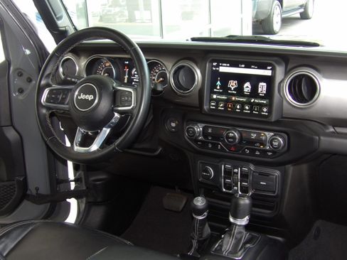Used 2021 Jeep Wrangler 4WD Unlimited Sahara image 26