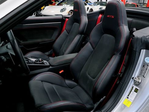 Used 2024 Porsche 911 GTS Cabriolet image 13