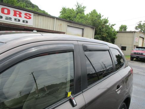 Used 2018 Mitsubishi Outlander 4WD SE image 9