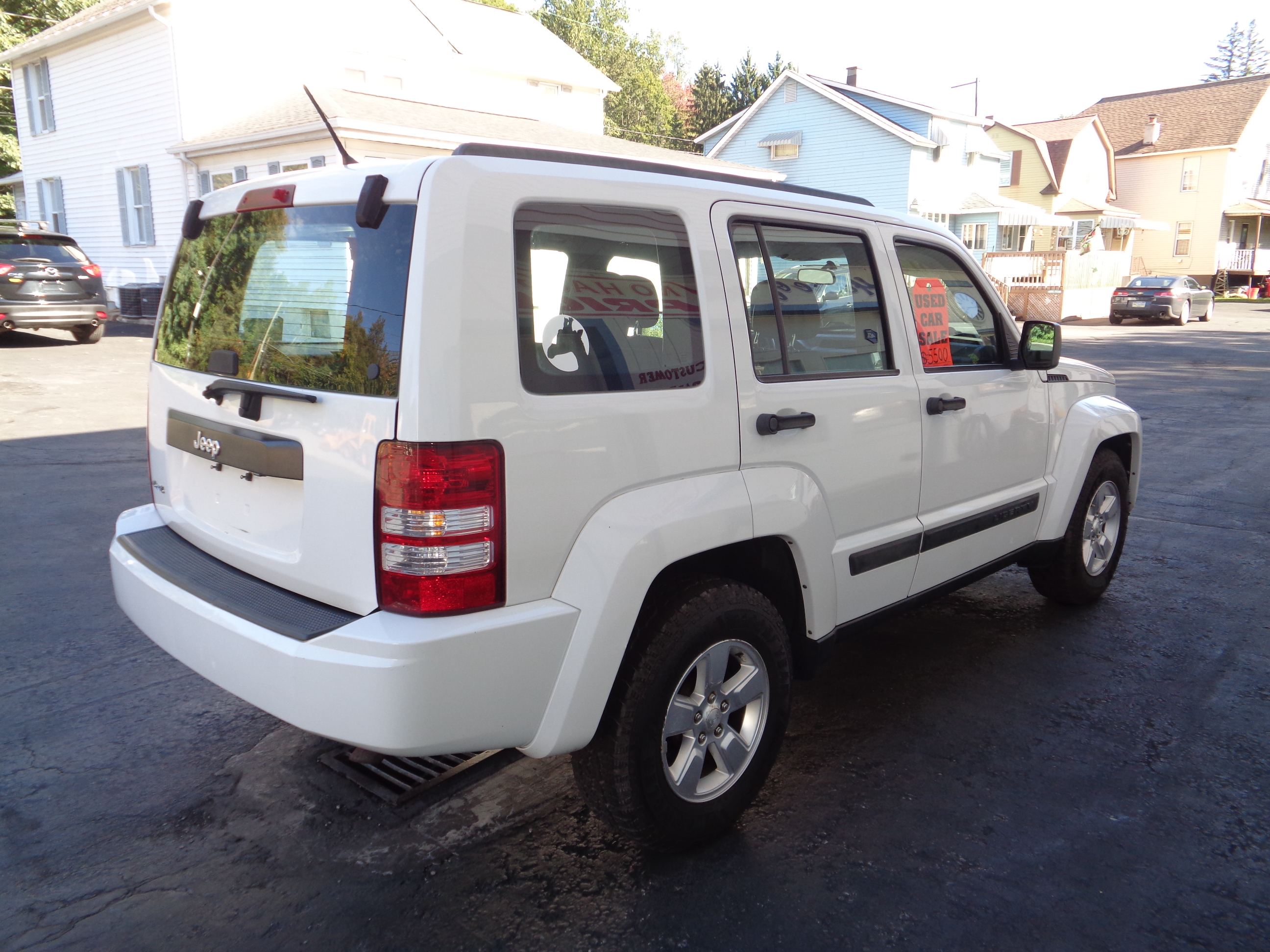 Used 2012 Jeep Liberty 4WD Sport image 2