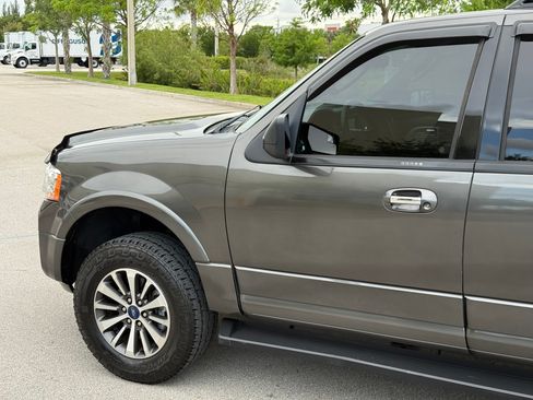Used 2016 Ford Expedition 2WD image 32