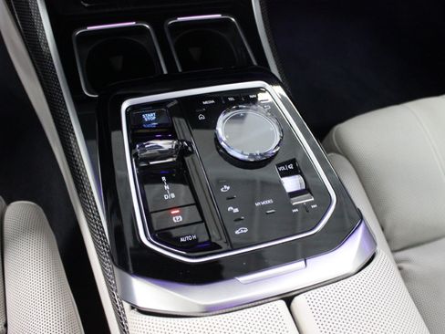 Used 2023 BMW i7 xDrive60 AWD/4WD image 37