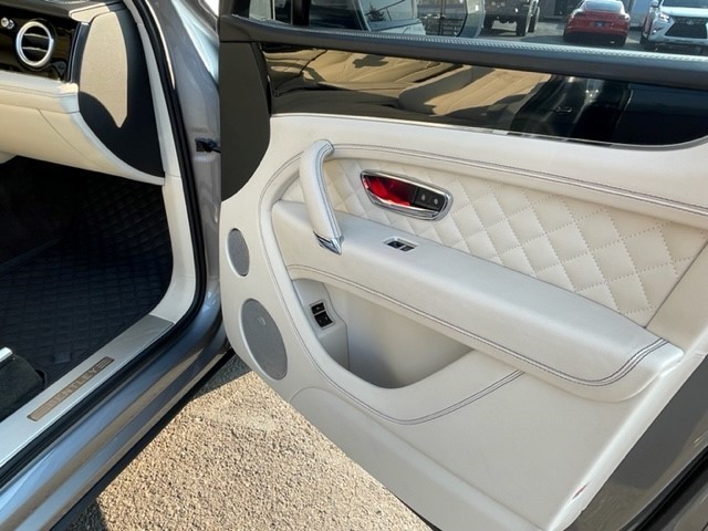Used 2017 Bentley Bentayga UNAVAIL AWD/4WD image 5