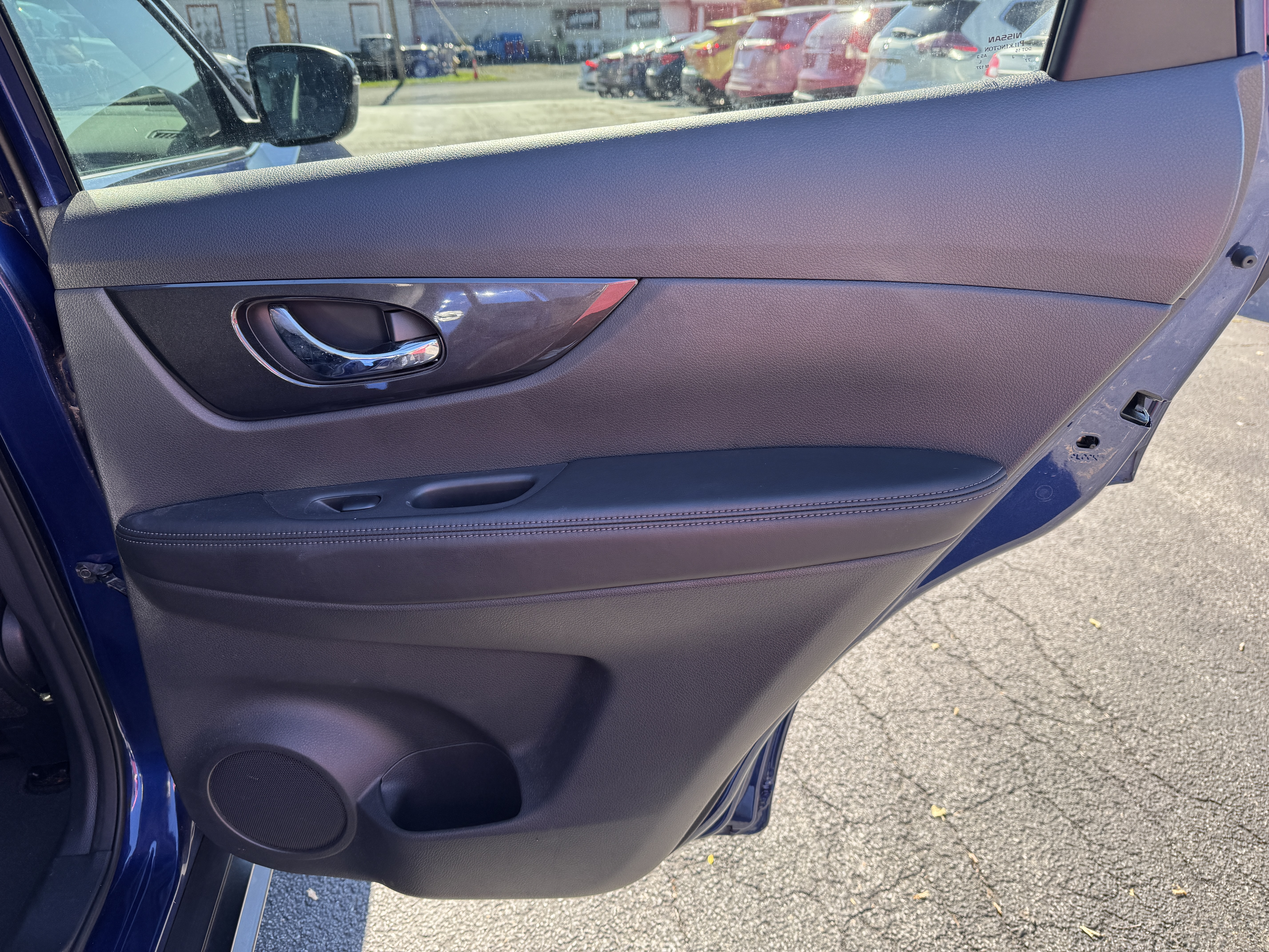 Used 2017 Nissan Rogue AWD SV image 17