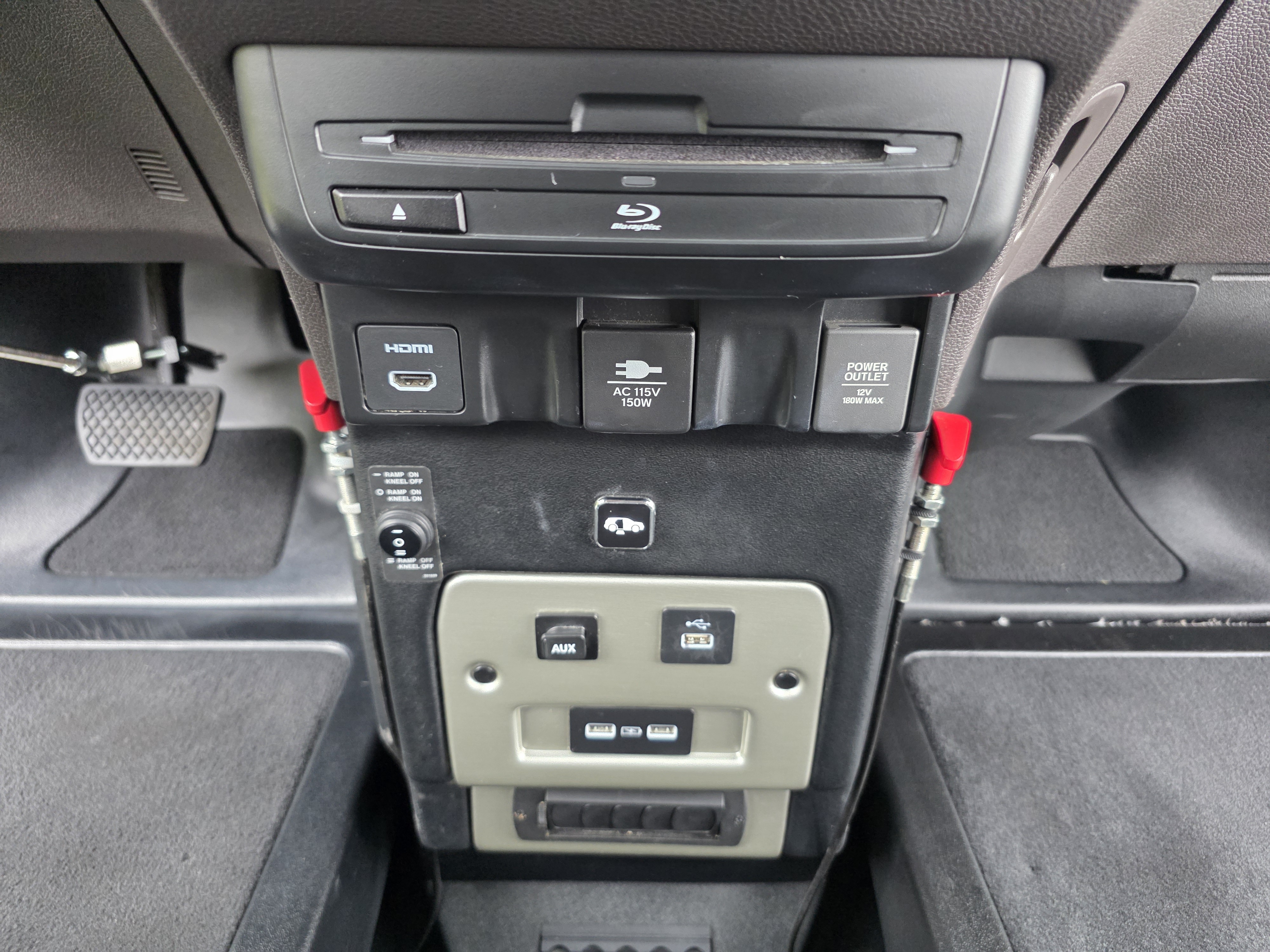 Used 2021 Honda Odyssey Elite image 34