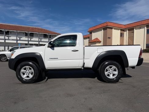 Used 2009 Toyota Tacoma PreRunner image 4