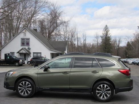 Used 2017 Subaru Outback 3.6R Limited image 4
