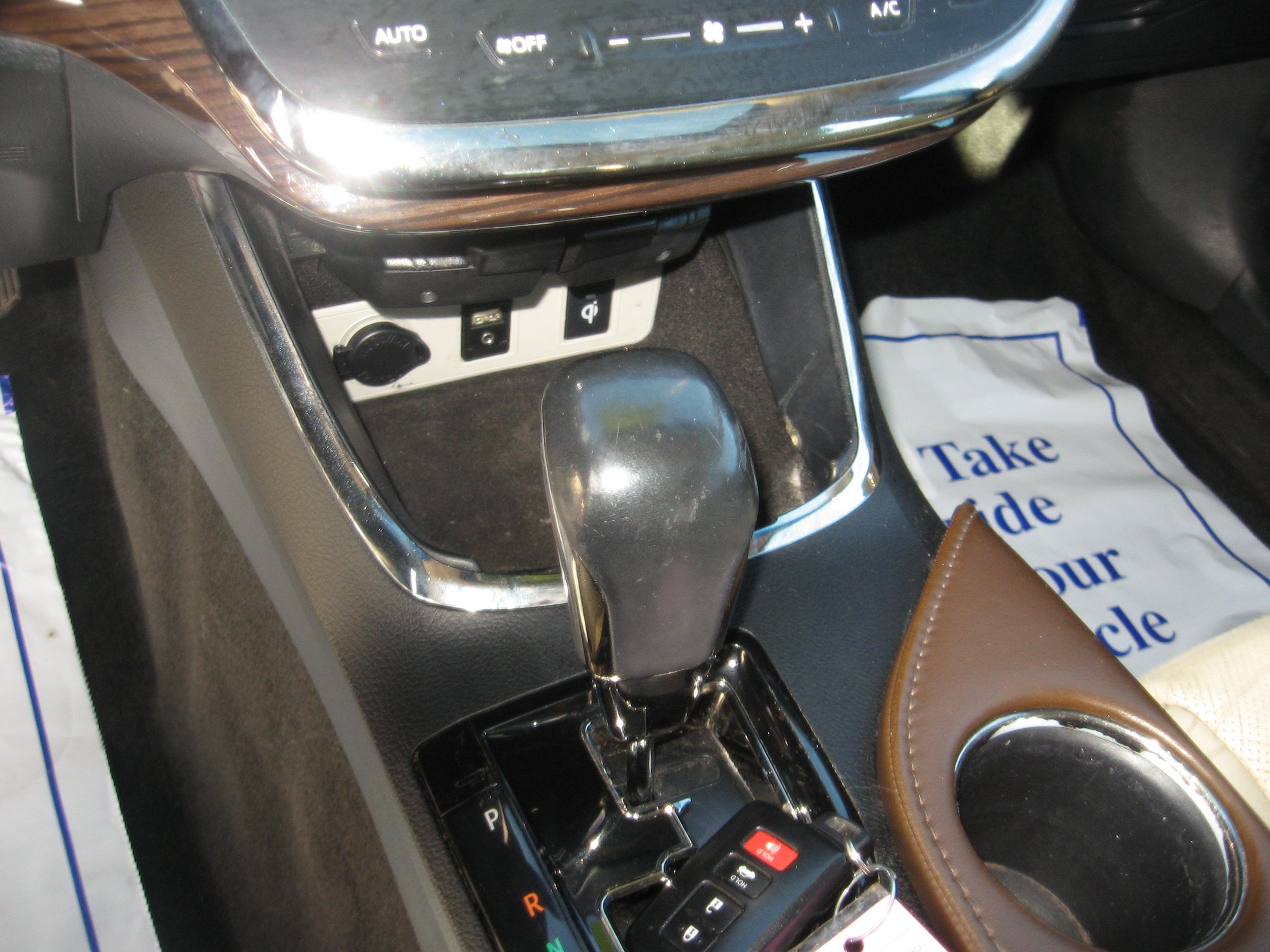 Used 2014 Toyota Avalon Hybrid FWD image 12