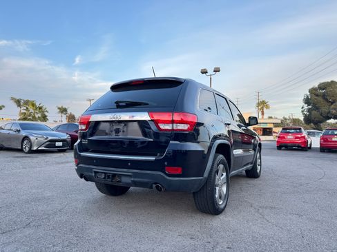 Used 2011 Jeep Grand Cherokee Limited image 7