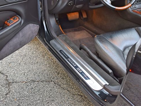 Used 2000 Jaguar XK8 image 29