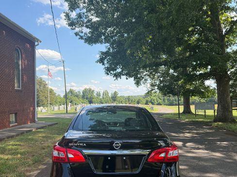 Used 2019 Nissan Sentra SV w/ Trunk Package FWD image 7