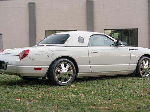 Used 2003 Ford Thunderbird image 16