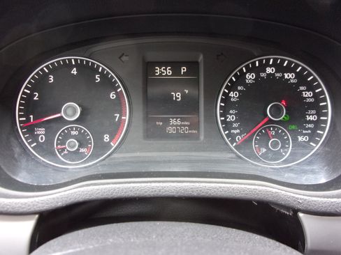 Used 2013 Volkswagen Passat 2.5 S image 11