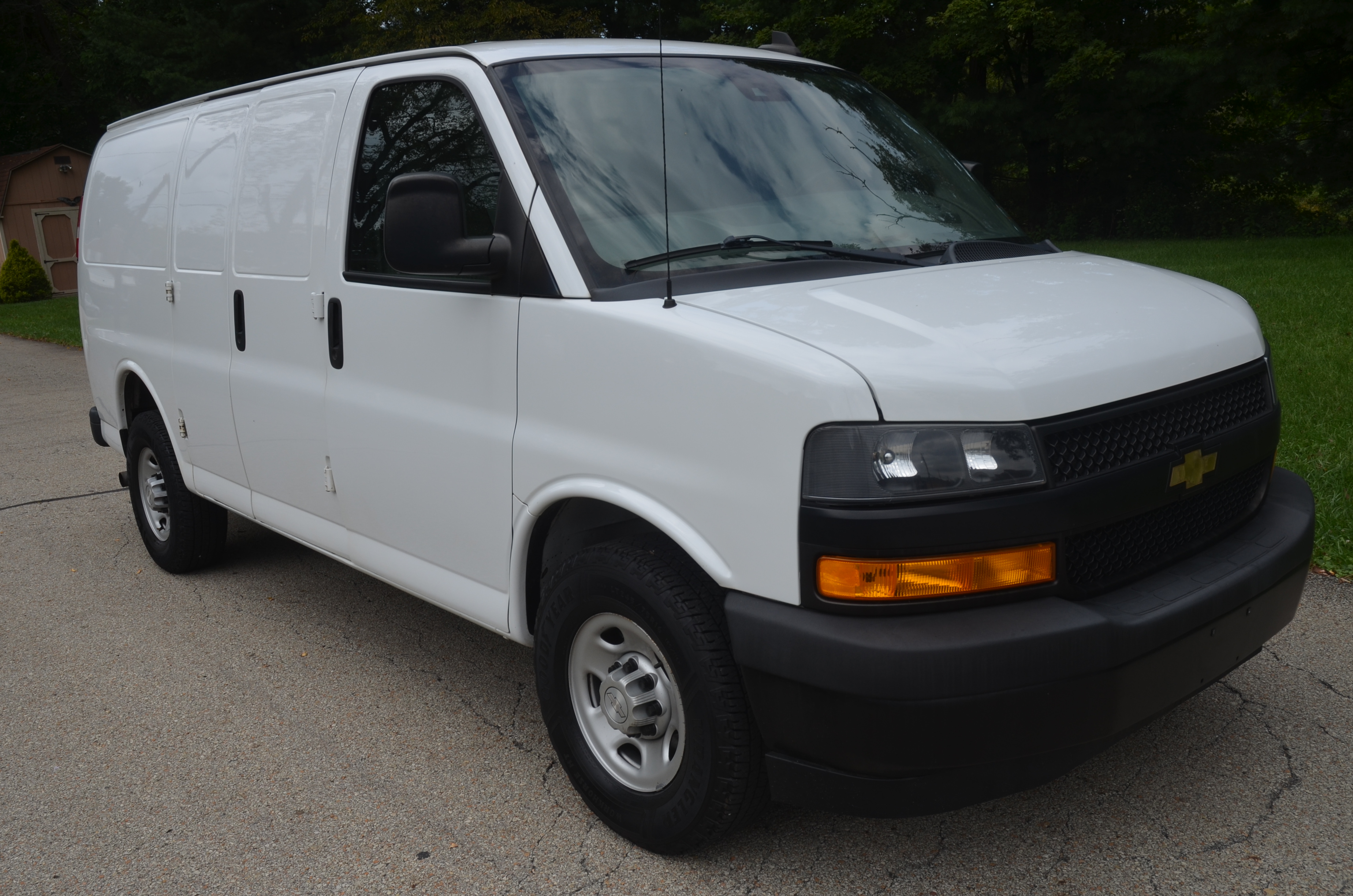 Used 2019 Chevrolet Express 2500 UNAVAIL RWD image 7