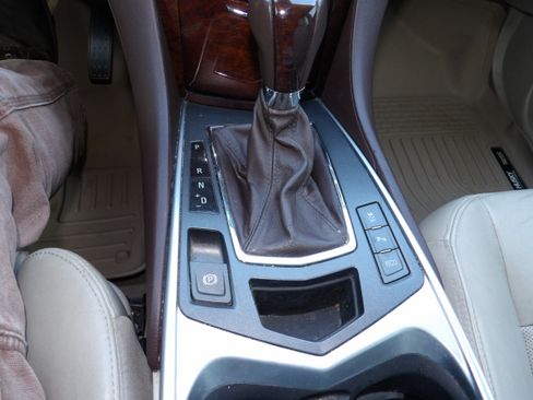 Used 2012 Cadillac SRX Luxury image 12