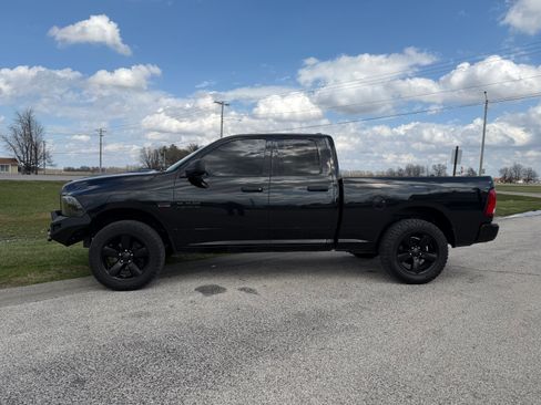 Used 2018 RAM 1500 Classic Express image 2