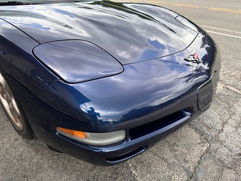 Used 1999 Chevrolet Corvette Convertible RWD image 11