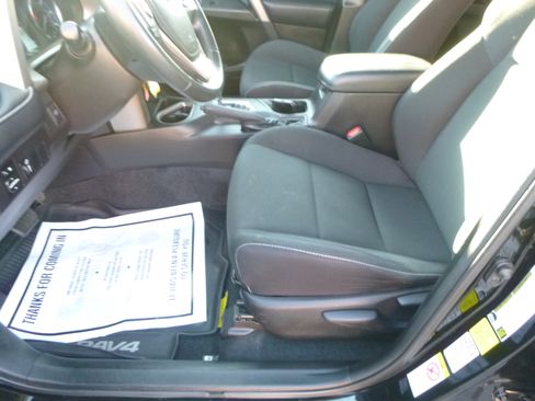 Used 2016 Toyota RAV4 XLE image 12