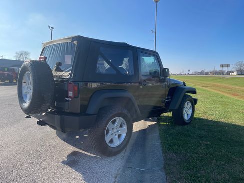 Used 2013 Jeep Wrangler Sport image 5