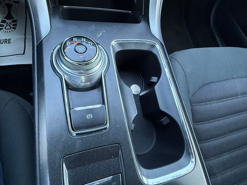 Used 2017 Ford Fusion SE image 19