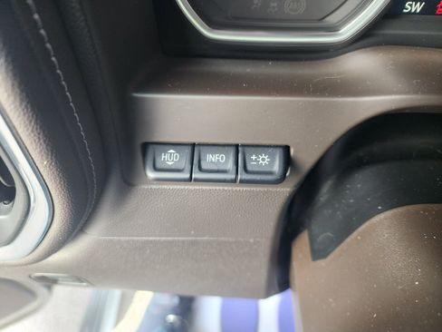 Used 2021 Chevrolet Silverado 1500 LTZ AWD/4WD image 24