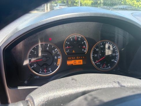 Used 2013 Nissan Titan 2WD Crew Cab image 7