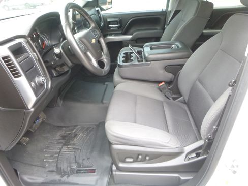 Used 2014 Chevrolet Silverado 1500 2WD Crew Cab LT image 16